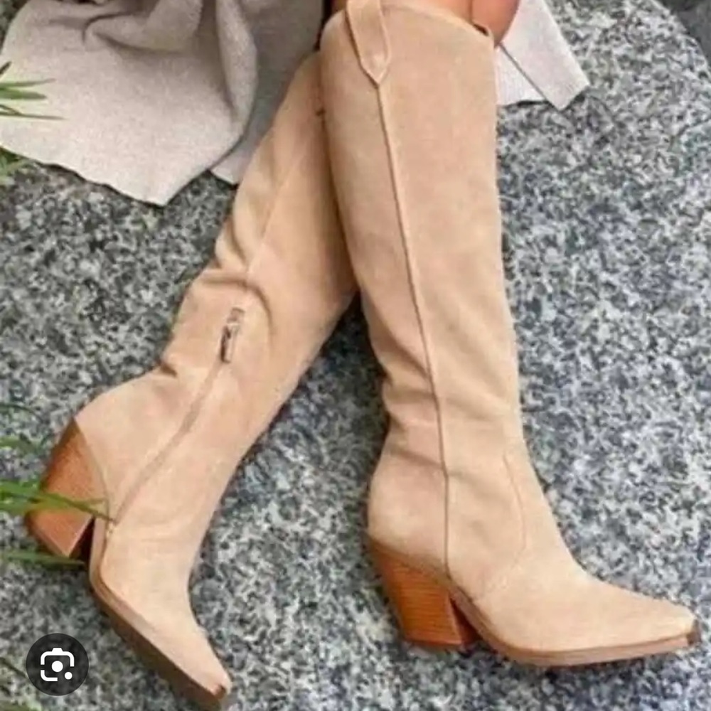 Vince Camuto Afelia Boots Size 8